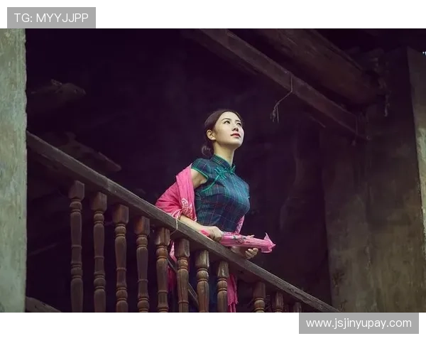 《一见倾心》:一眼万年,情深缘浅,一段动人心弦的民国爱情史诗 《一见倾心》:一眼万年,情深缘浅,一段动人心弦的民国爱情史诗